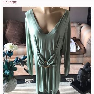 Mint Liz Lange flowy tunic top